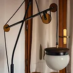 Corner Nest In
