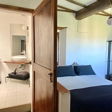 بيت للعطل Corner Nest In مونتالشينو