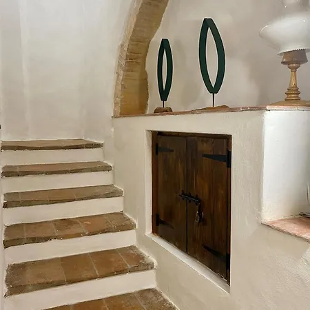 Corner Nest In * Montalcino